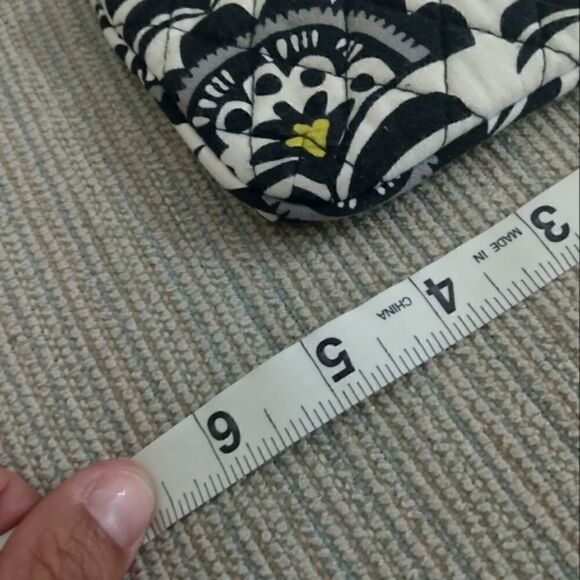 NWOT VERA BRADLEY Black, White & Yellow Zippered Coin Purse 3.5 x 5 inches - Picture 6 of 8